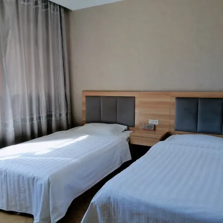 Lingyuan 999 Express Hotel