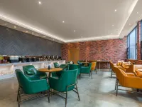 JAMES JOYCE COFFETEL Hotel Kunming Nanping Pedestrian Street store Hotels near كونمينغ هال