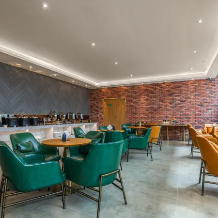 JAMES JOYCE COFFETEL Hotel Kunming Nanping Pedestrian Street store Отели рядом с достопримечательностью «Конгресс-центр Kunming Hall»