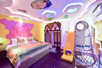 Hongxiangbao Tree Parenting House Hotel