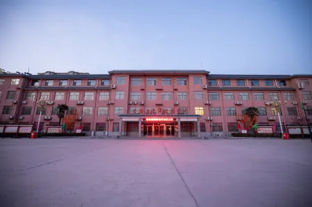 AiDePinYue Hotel (Puyang Nanle Xincheng International) Отели в г. Наньюэ