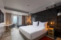 Next - by Savoy Signature - Parvekkeita