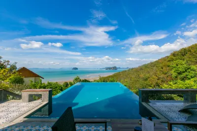 Purana Resort Koh YAO Noi Отели рядом с достопримечательностью «Big Tree Koh Yah Noi»