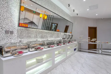 Jiuyuan Hotel (Urumqi High-speed Railway Station) Отели рядом с достопримечательностью «S21 Desert Highway»