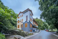 Floral Hotel  · Pan'an chujianshanshe B & B Hotels in Pan'an County