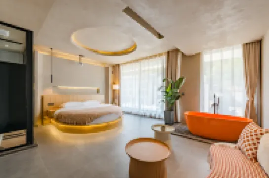 花築·欒川南山裡酒店（老君山中靈索道店） 欒川酒店