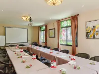 Longjing Xinqing Inn (West Lake Garden) Hotels near Hupao Spring