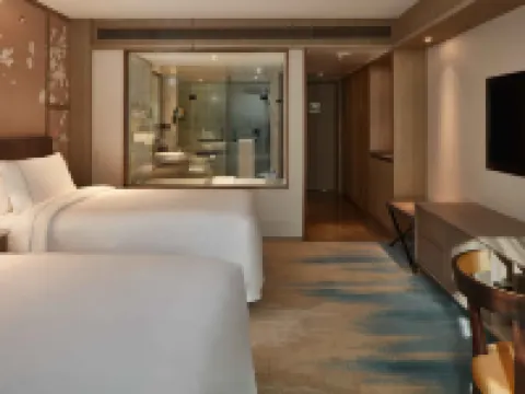 The Lakeview Hotel Hotels near Datesea
