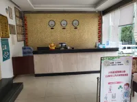 Fangjian Hotel (Kunming Railway Station)