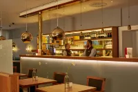 H4 Hotel Kassel by Sunday Hotels - bar