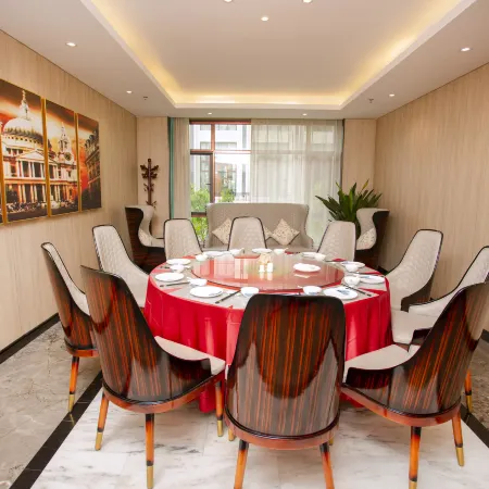 Quannan Yangminghua International Garden Hotel