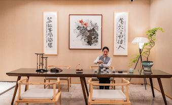 Jianguo HIDDEN Hotel (Shenyang Station Zhongshan Square)