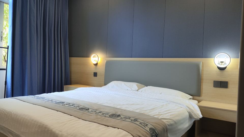 Jiuyuejiu Business Hotel