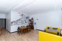 Jiahe Homestay (Emeishan Tourism Passenger Transport Center Baoguosi Station)