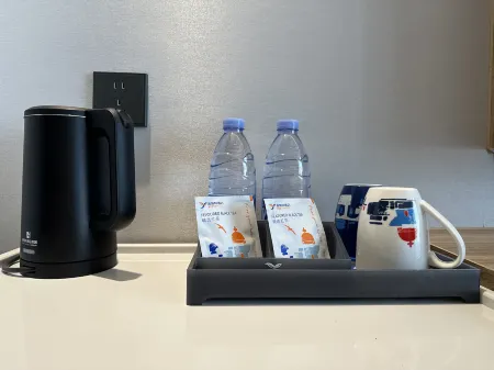 Yeste Hotel (Yizhou Hechi Shizheng Zhongxin Guangchang) Отели в г. Хэчи