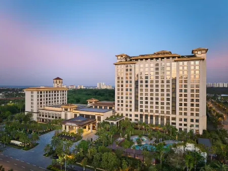 Haikou Yatter Hotel, Vignette Collection Отели рядом с достопримечательностью «Jinshawan Coastal Park»