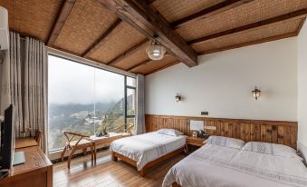 Yuanyang Liuyunge Chinese Inn (Duoyishu Scenic Area)