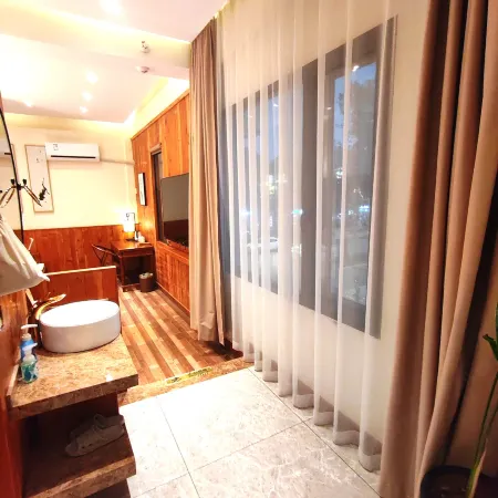 Suzhou pillow window listening to rain sauna hotel