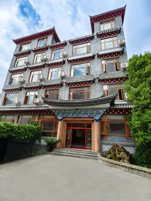 Batang Yangke Xingfu Inn