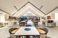 Jifeng International Hotel (Wanning High Speed Railway Station)