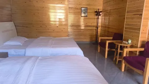 Heizhugou Yefujia Homestay in Ebian