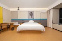 Ending LandonExclusive Hotel