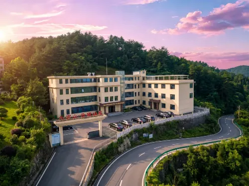 Jiugong Mountain Yunqi Hotel - Morgenmad