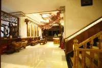 Hua Qianshu Inn (Furong Town Da Waterfall Branch)