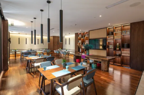 SSAW Boutique Hotel RiYueGuang Отели рядом со станцией Shanghai South жд вокзал