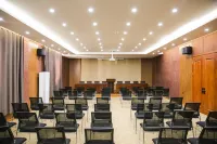 Mengyin Daxu Theme Hotel