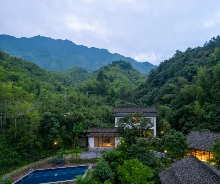 Kaichen Xixinlu Hostel Отели рядом с достопримечательностью «Jiulongxia Scenic Area»