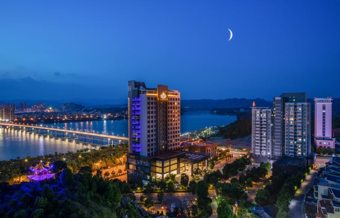 Maple Leaf Garden Hotel