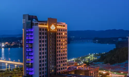 Maple Leaf Garden Hotel