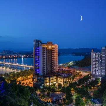 Maple Leaf Garden Hotel