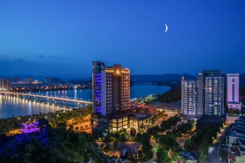 Maple Leaf Garden Hotel Hotel di Yudu