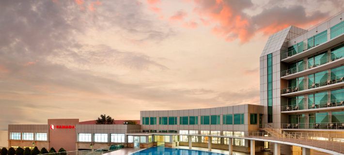 Ramada by Wyndham Baku Hotel di Baku