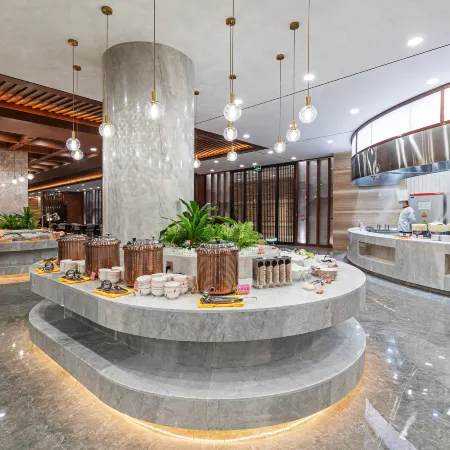Zhaojun Mountain Villa (Xingshan High-speed Railway Station)