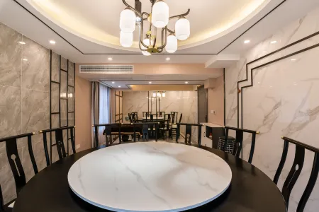 Junxiangyue Hotel (Hezhang East Railway Station) Отели рядом с достопримечательностью «Houhe Wetland Park»