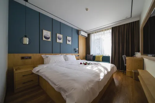 Tonghe Jian'ai Light Luxury Hotel