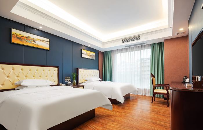 Huaying Wanrun Hotel