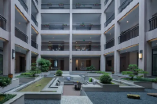 Zhangjiajie Expert Village Yangguang Hotel (Zhangjiajie National Forest Park Wulingyuan)