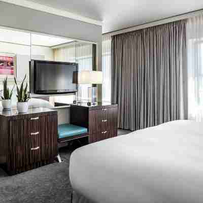 Vogue Hotel Montreal Downtown, Curio Collection by Hilton Rooms