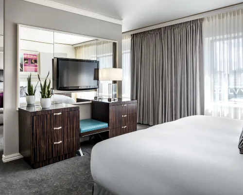 Vogue Hotel Montreal Downtown, Curio Collection by Hilton Hotels near Ubisoft