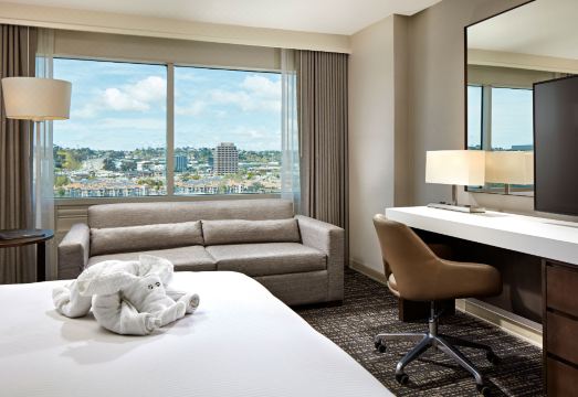 1. 힐튼 샌디에이고..