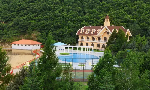 Xuexiang Lakeside Resort Hotel