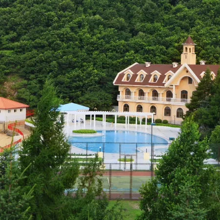 Xuexiang Lakeside Resort Hotel