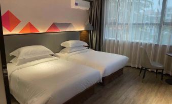 Shijia Light Luxury Hotel Apartment (Guangzhou Jingxi Nanfang Hospital Subway Station)