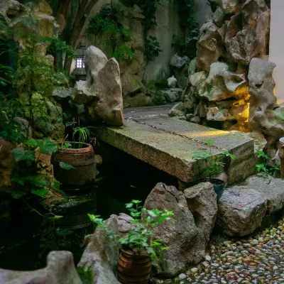 Pinyuan Homestay (Suzhou Humble Administrator's Garden Guanqian Street Branch) Hotels near Humble Administrator's Garden