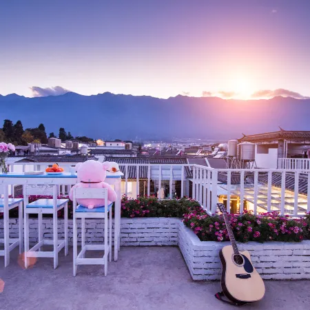 Seven Seconds Time Capsule Youth Hostel