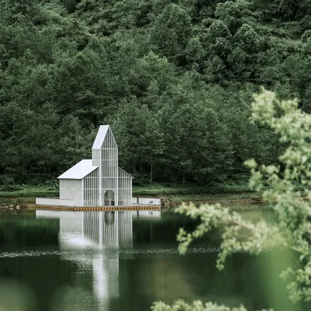 CLOUD·LAKE RESORT HOTEL